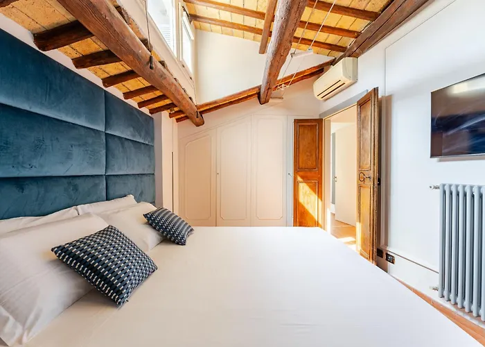 Apartment Giulia Penthouse - 5 Min Piazza Navona *